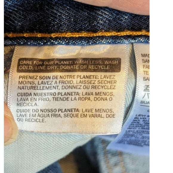 Men's 505 Levi Strauss and Company Straight Leg Relaxed Fit W38 L32 Blue Jeans - Picture 8 of 8